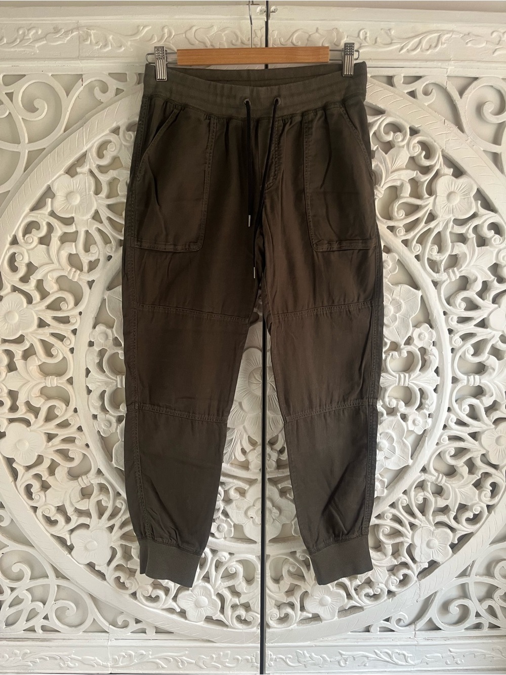 Aritzia Community Utility Jogger Pants Olive Green 100% Cotton XS